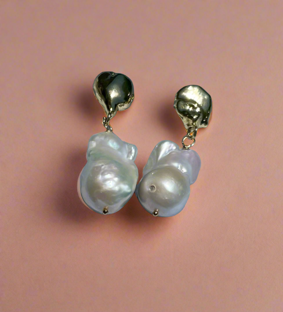 CAPE Baroque Pearl Earrings – NOORNOIR - Main Image