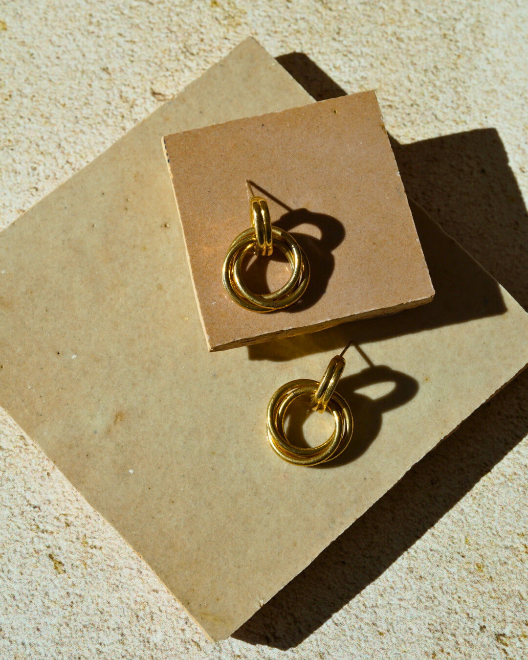 DIANA Vintage Knotted Earrings Gold